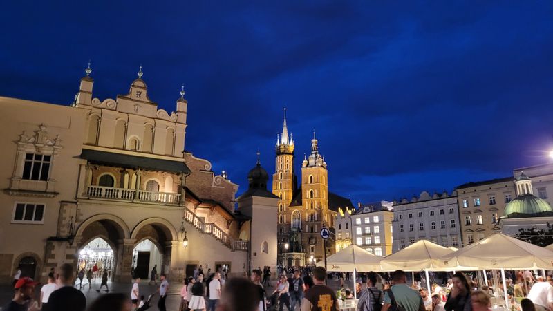 Krakow Private Tour - Krakow - the Main Market Square at night