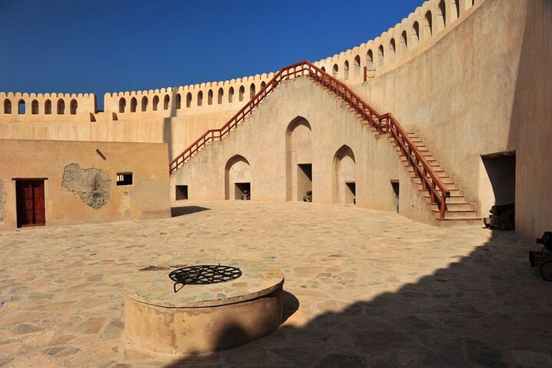 Muscat Private Tour - Nizwa Fort 