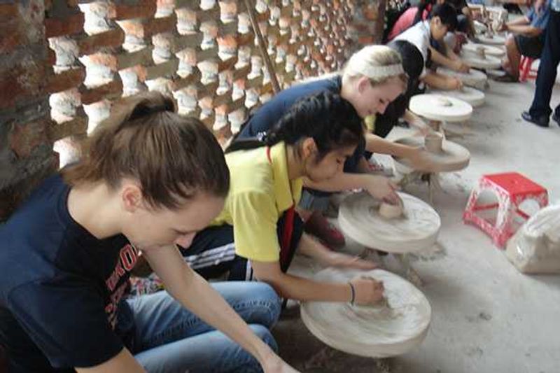 Hanoi Private Tour - Making ceramic class 