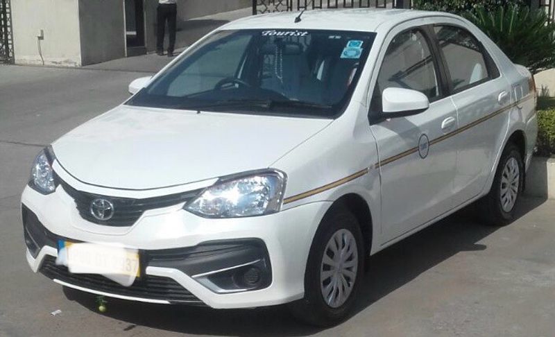 Delhi Private Tour - Etios for 1-3 travelers