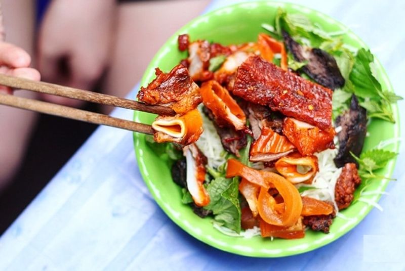 Hanoi Private Tour - Green papaya salad 