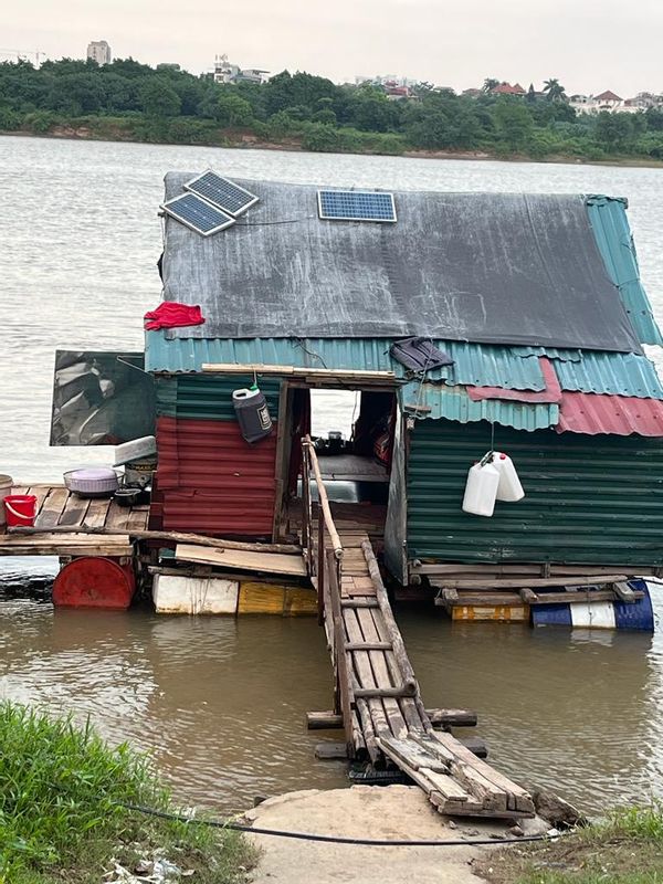 Hanoi Private Tour - Floating house 