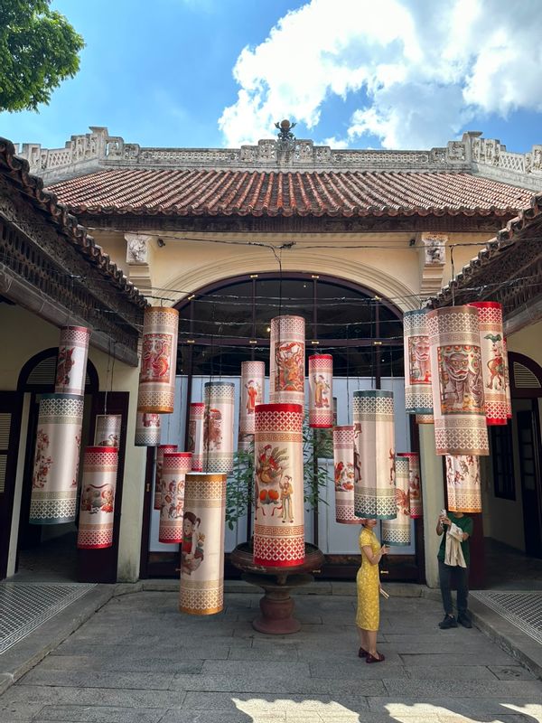 Hanoi Private Tour - White horse temple 