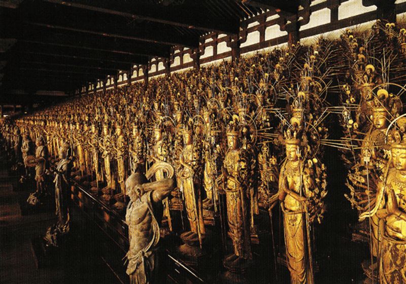 Tokyo Private Tour - 3. History: 1001 Buddha in Sanjusangen-do Temple (This photo is taken from 仏教リンク）