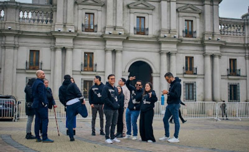 Santiago Private Tour - Government Palace stop