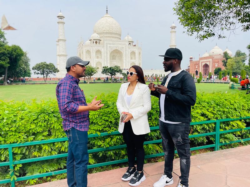 Agra Private Tour - Taj Mahal tour Couple from USA