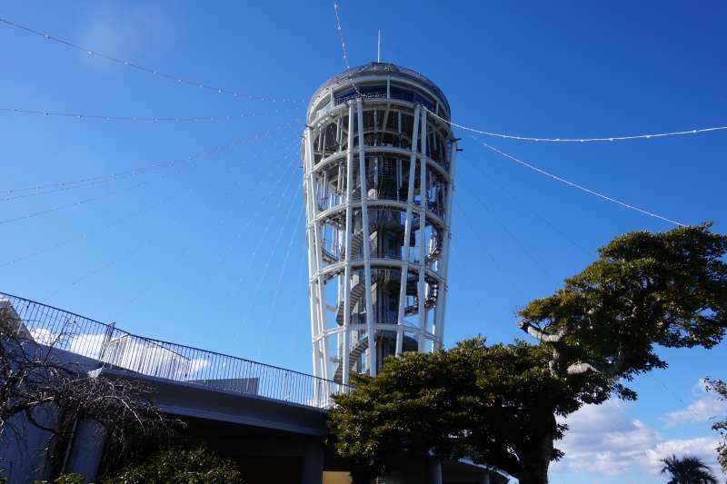 Kanagawa Private Tour - Au bout de votre promenade, vous visiterez une grande tour qui fait le rôle de phare et aussi très connu pour endroit touristique qui vous offre un beau site panotamique de 60 mètres du haut.