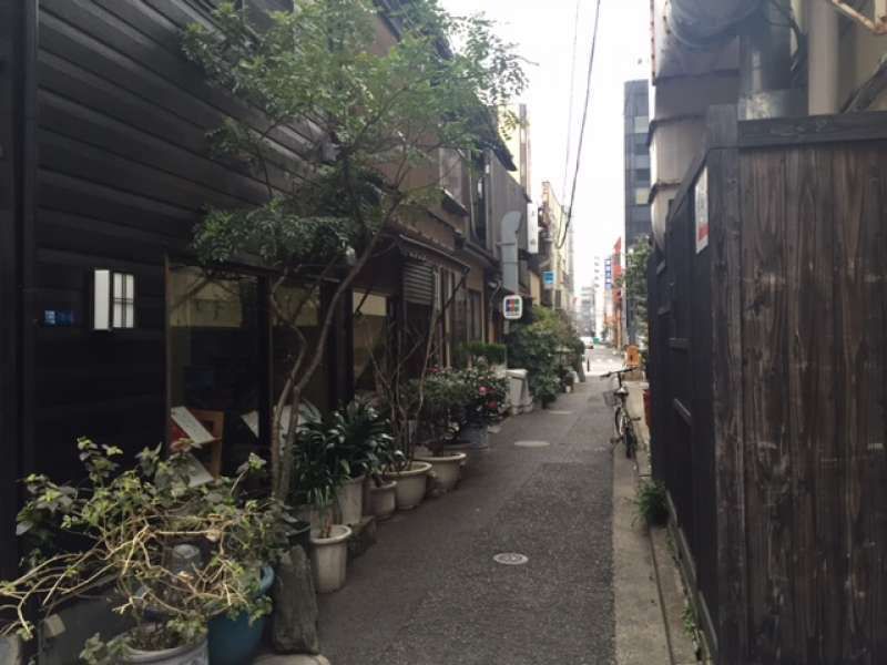 Tokyo Private Tour - A narrow street in Ningyocho, one of a few area in the central Tokyo that retains the atmosphere of good old days