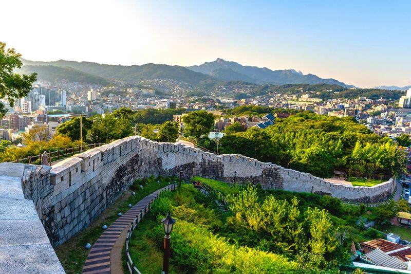 Seoul Private Tour - Citywall at Naksan area, Photo by STF