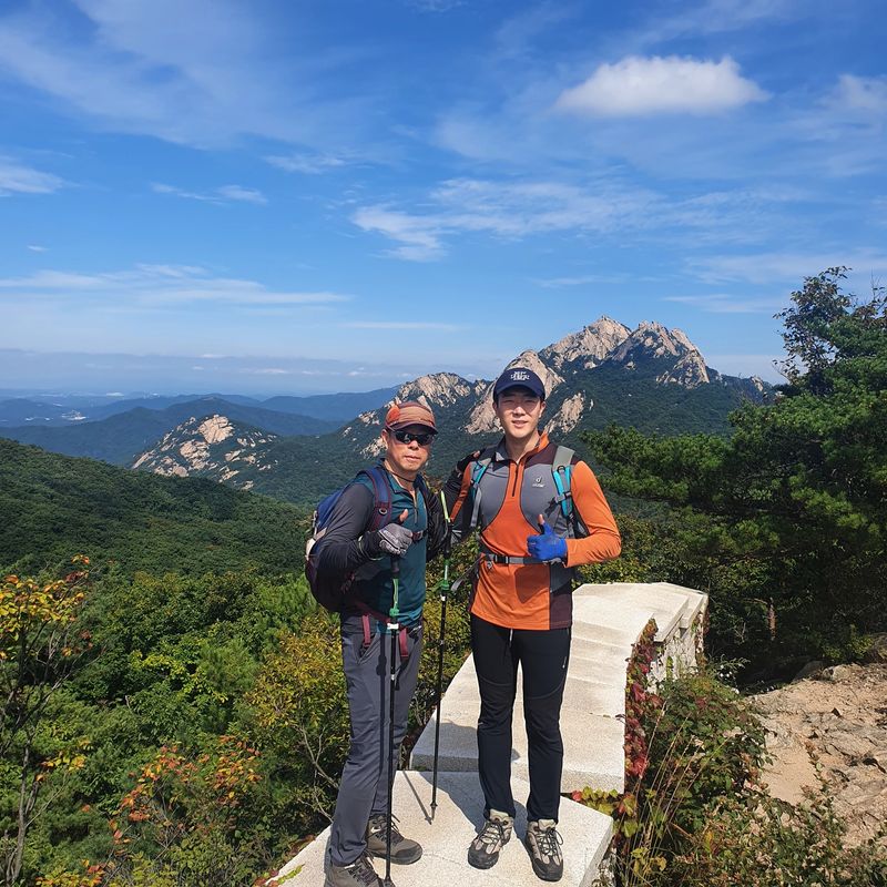 Seoul Private Tour - Trekking with son by Hans