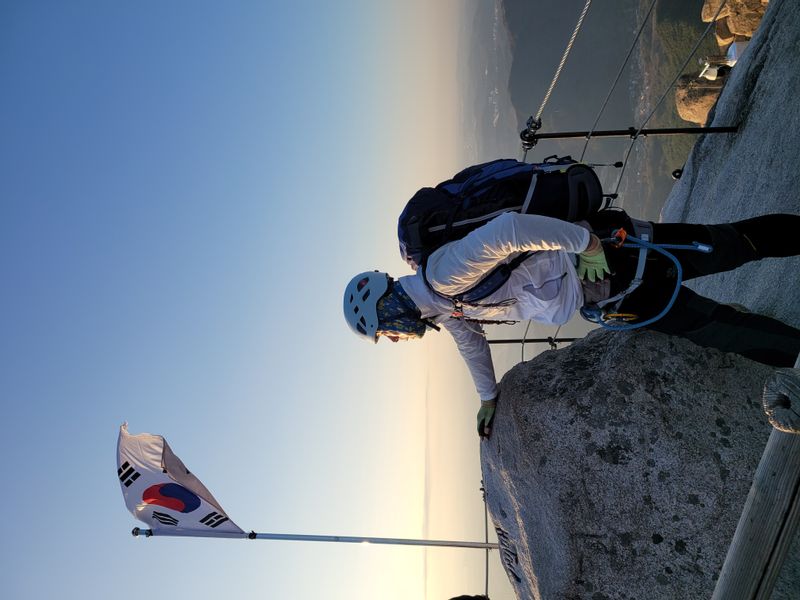 Seoul Private Tour - Looking at the flag pole and sunset by Hans