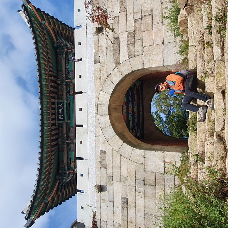 Seoul Private Tour - One of gates by Hans