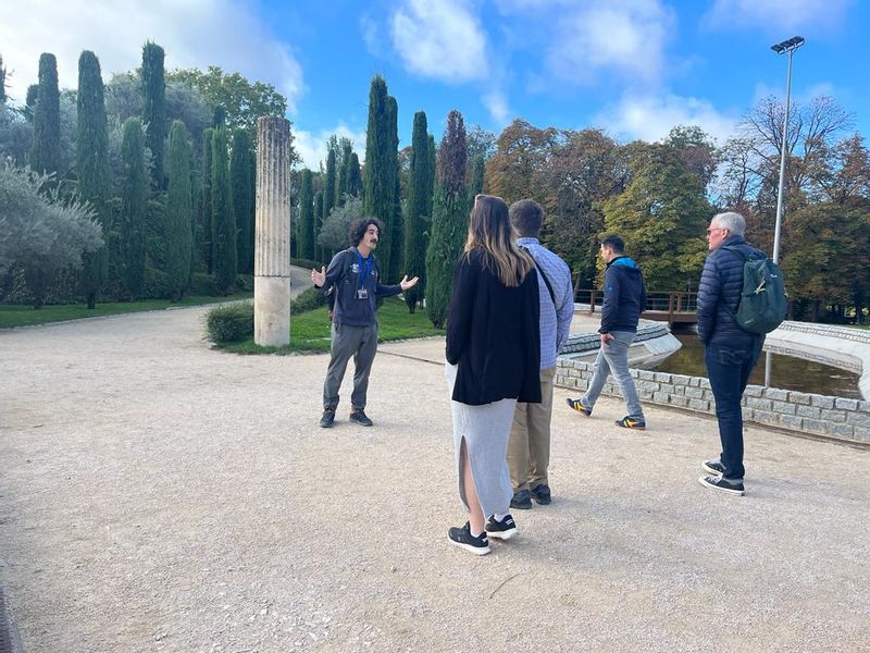 Madrid Private Tour - With a small group in the park