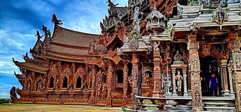 Pattaya Private Tour - The Sanctuary of Truth