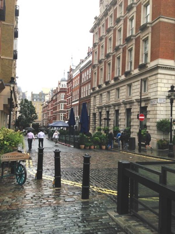 London Private Tour - Street in Covent Garden