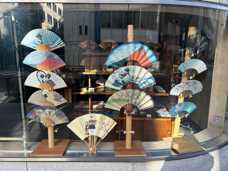 Tokyo Private Tour - Folding fan shop