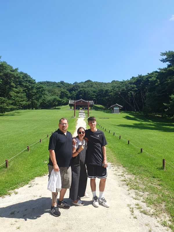 Seoul Private Tour - Royal tomb of Joseon Dynasty, Unesco world heritage, Busch family from germany, photo by Hans