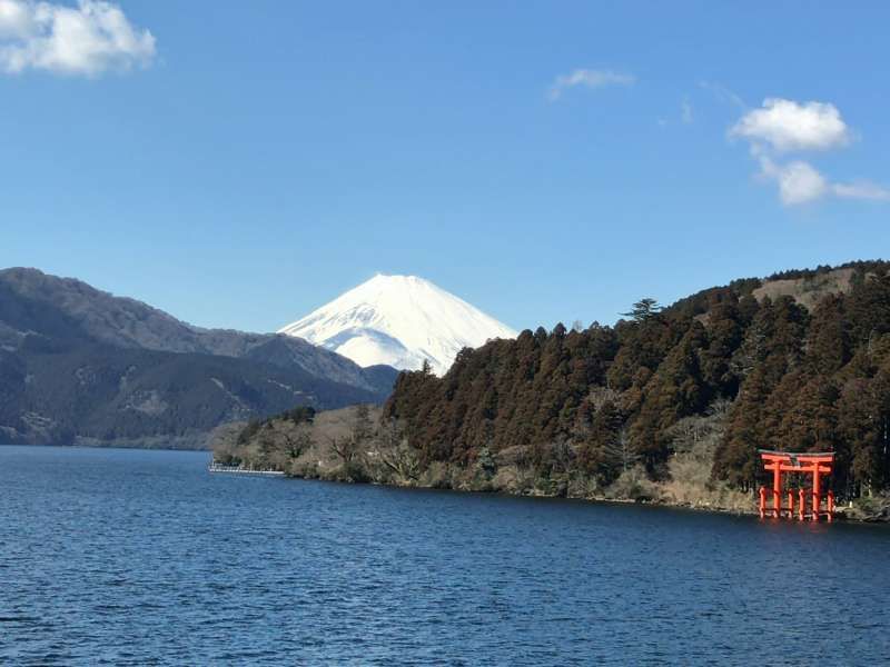 Hakone Private Tour - A picturesque view of Mt. Fuji, Lake Ashi and neighboring mountains, from a Pirate Ship