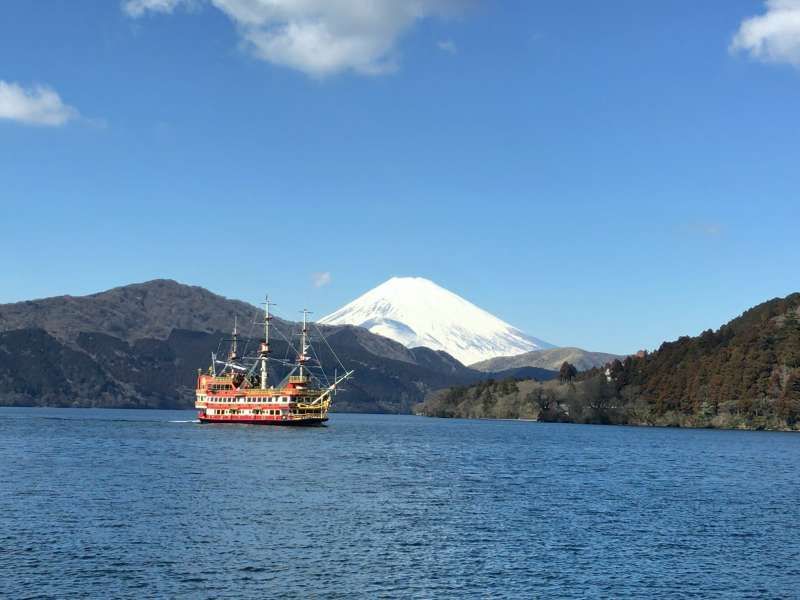 Hakone Private Tour - The Royal II, a Pirate Ship cruising on Lake Ashi, with magnificent Mt.Fuji behind