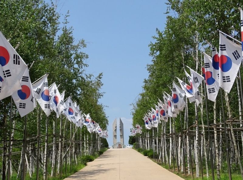 Seoul Private Tour - Baekmagoji battle site, photo by Cheorwon county