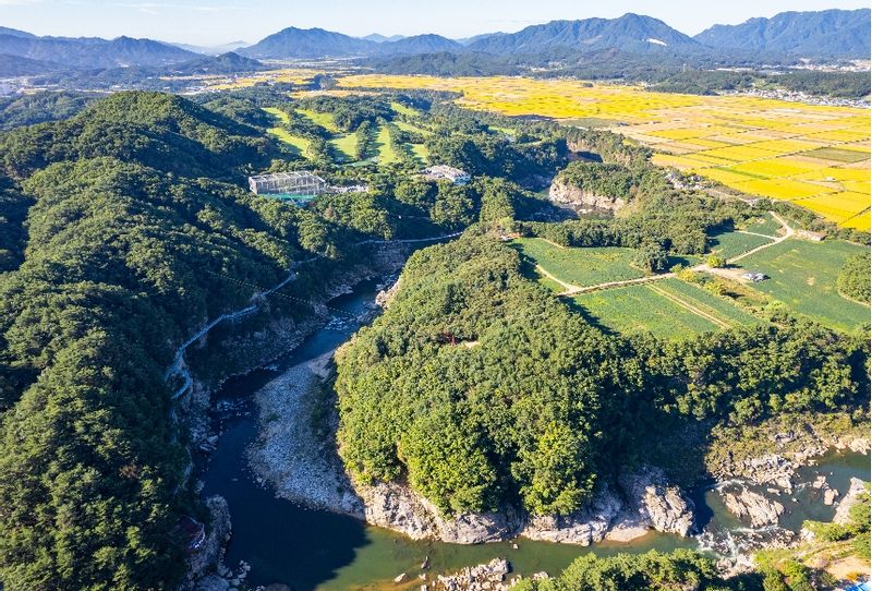 Seoul Private Tour - Cheorwon Hantan river Columnar Joints Unesco Geopark, photo by Cheorwon county