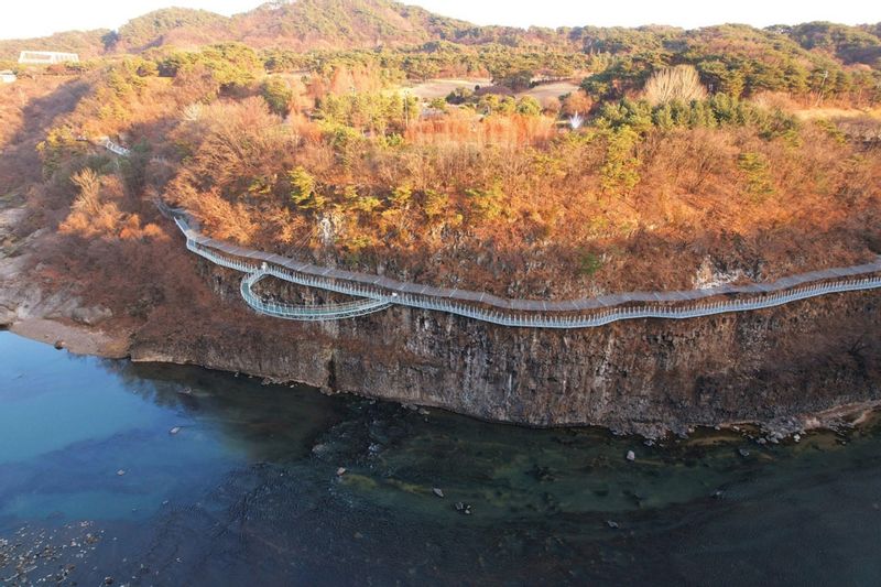 Seoul Private Tour - Cheorwon Hantan river Columnar Joints Unesco Geopark, photo by Cheorwon county