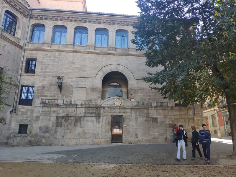 Madrid Private Tour - We have a patron in our city, San Isidro, who is considered to have done lots of miracles. 
He was once buried in this chapel, the Bishop Chapel.