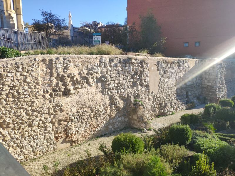Madrid Private Tour - Medieval Madrid, the Muslim Medieval Wall , oldest monument in our city