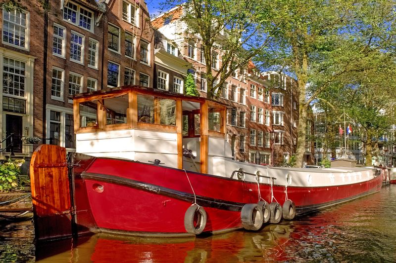 Amsterdam Private Tour - And more than enough cosy canals and nice art galleries here as well.