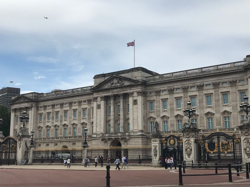 London Private Tour - Buckingham Palace.  I can tell if the King is in or out.  