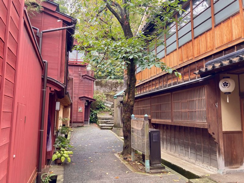 Kanazawa Private Tour - Kazuemachi