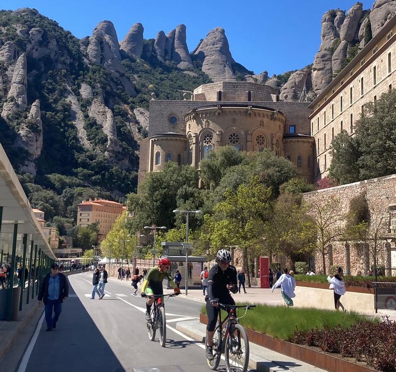 Barcelona Private Tour - Montserrat Monastery