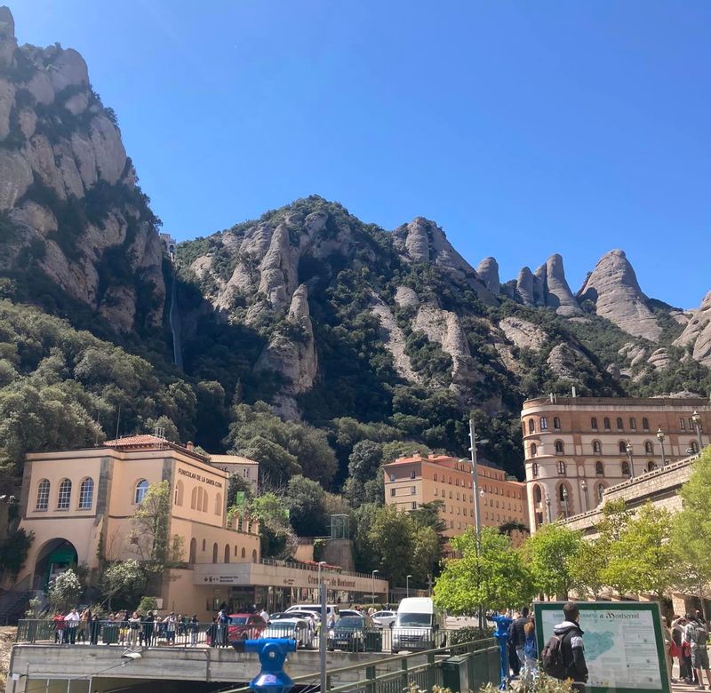 Barcelona Private Tour - Montserrat Monastery