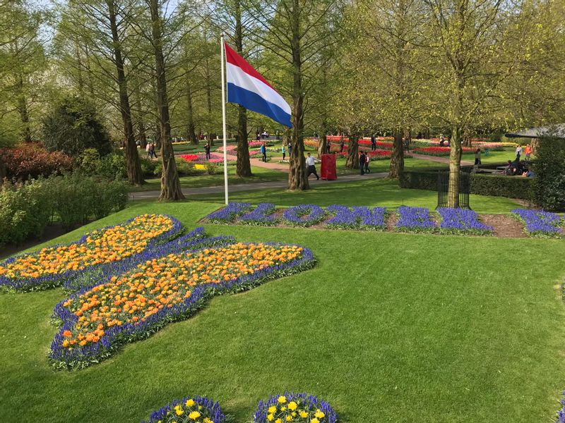 Amsterdam Private Tour - Embark on a floral journey through the enchanting the Keukenhof, where a breathtaking tapestry of blooming flowers transforms the landscape into a vibrant symphony of colors and fragrances.