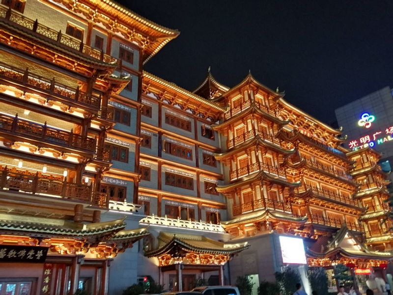 Guangzhou Private Tour - The ancient temple