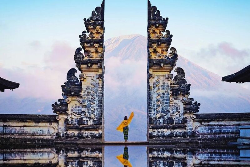 Bali Private Tour - Gate ti the heaven