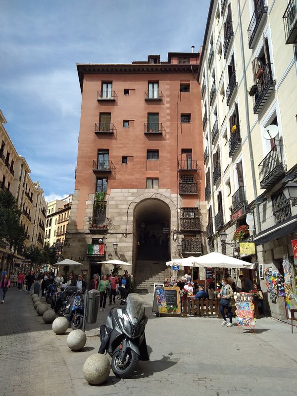 Madrid Private Tour - La Puerta de Cuchilleros