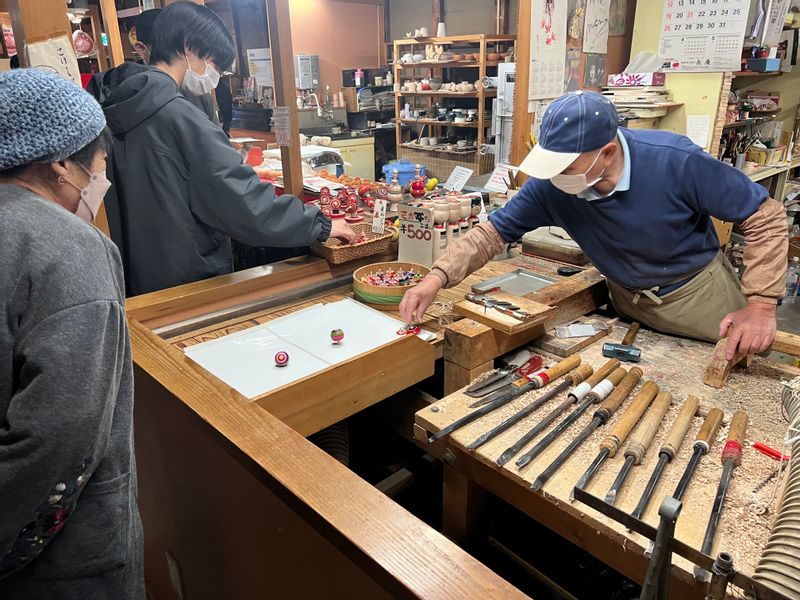 Aomori Private Tour - Local craft man performance