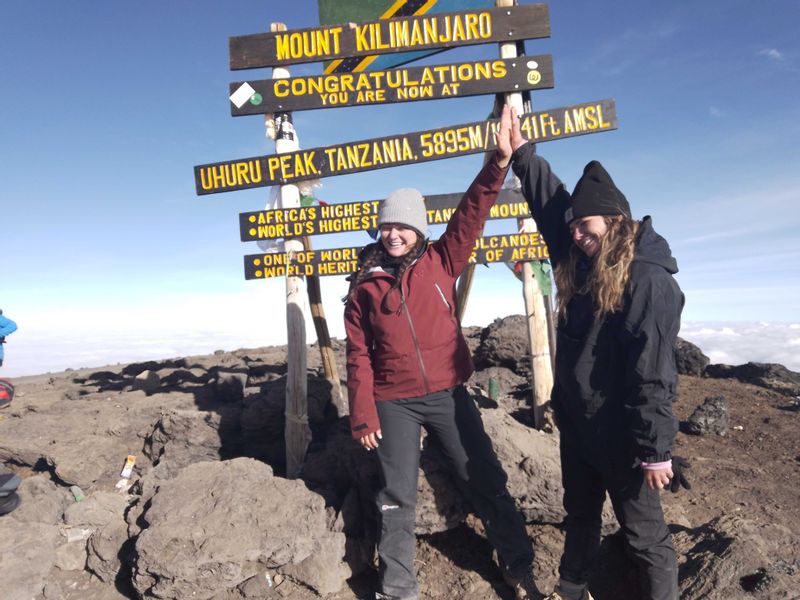 Kilimanjaro Private Tour - Uhuru Peak 5895