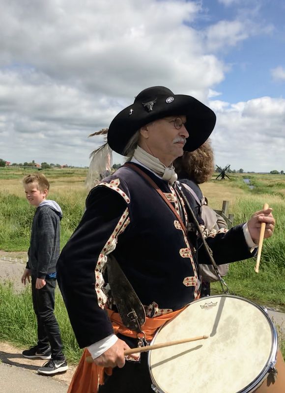 Amsterdam Private Tour - We'll talk not only about traditions, but also about nowadays: about the amazing attitude to nature and fantastic technologies in agriculture, about social projects and volunteering.