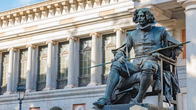 Madrid Private Tour - Velazquez gate