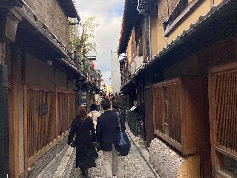 Kyoto Private Tour - Very narrow Ponto-cho street with many bars and restrants on both sides.