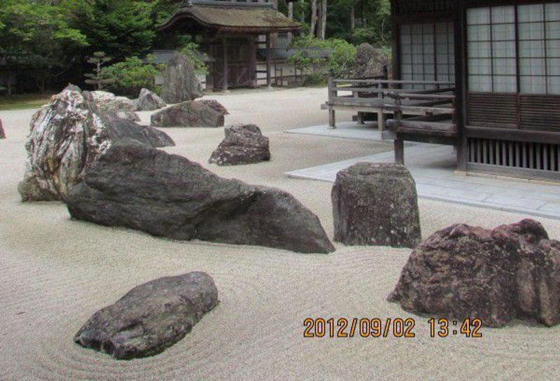 Osaka Private Tour - A rock garden called BANRYUTEI, the largest rock garden in Japan