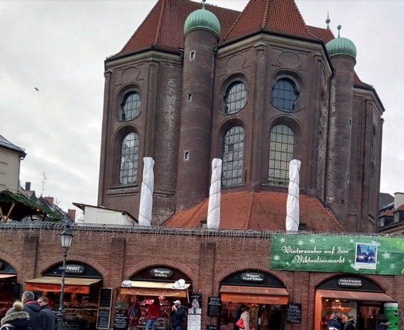 Munich Private Tour - Sankt Peter