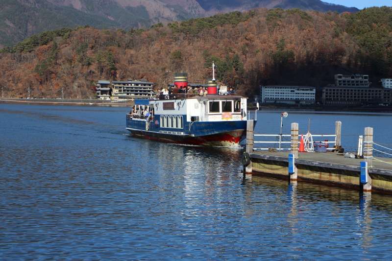 Mount Fuji Private Tour - Pleasure cruise on Lake Kawaguchiko. You can easily enjoy 20 minute cruise on the lake. 