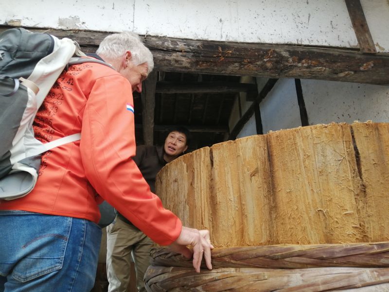 Tokushima Private Tour - Barril para fermentar salsa de soja