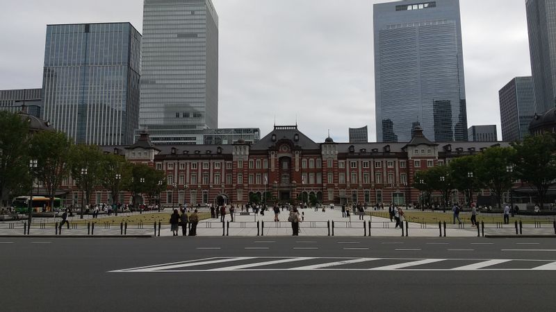 Tokyo Private Tour - Tokyo station outside