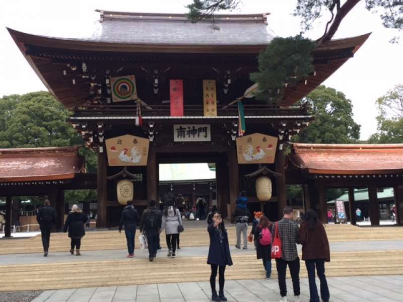 Tokyo Private Tour - Meiji-Jingu shrine is one of the most famous shrines in Japan. On new year days, 3 million people visit to pray their happiness of the new year. 