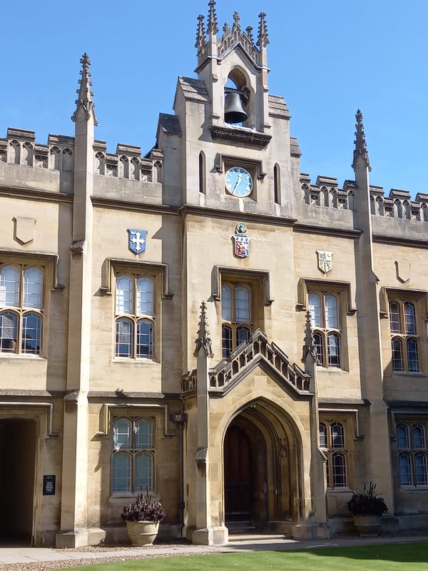 Cambridge Private Tour - Enchanting college architecture