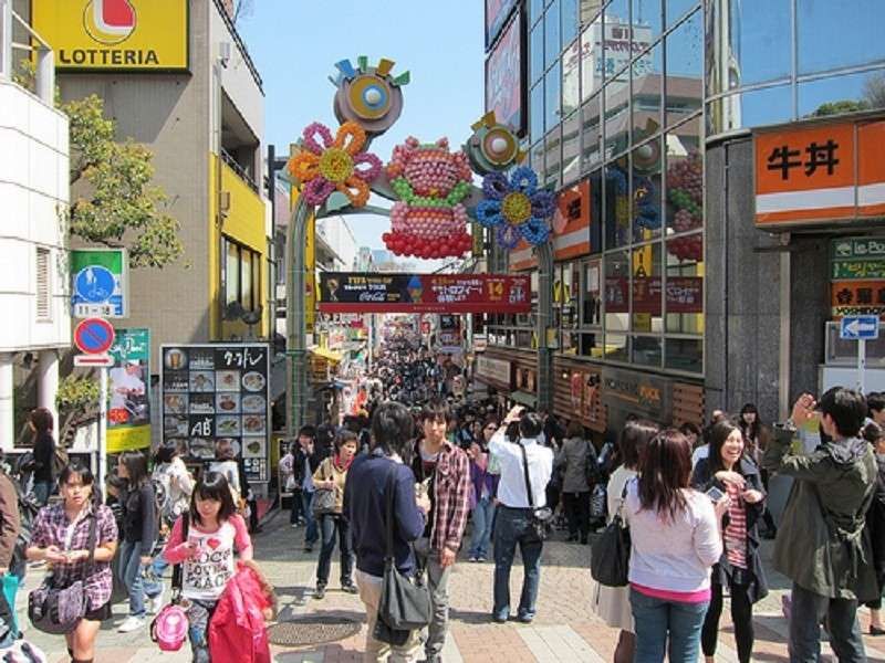 Tokyo Private Tour - Harajyuku  where girls get exited with its new teenage cultures and fashion styles.